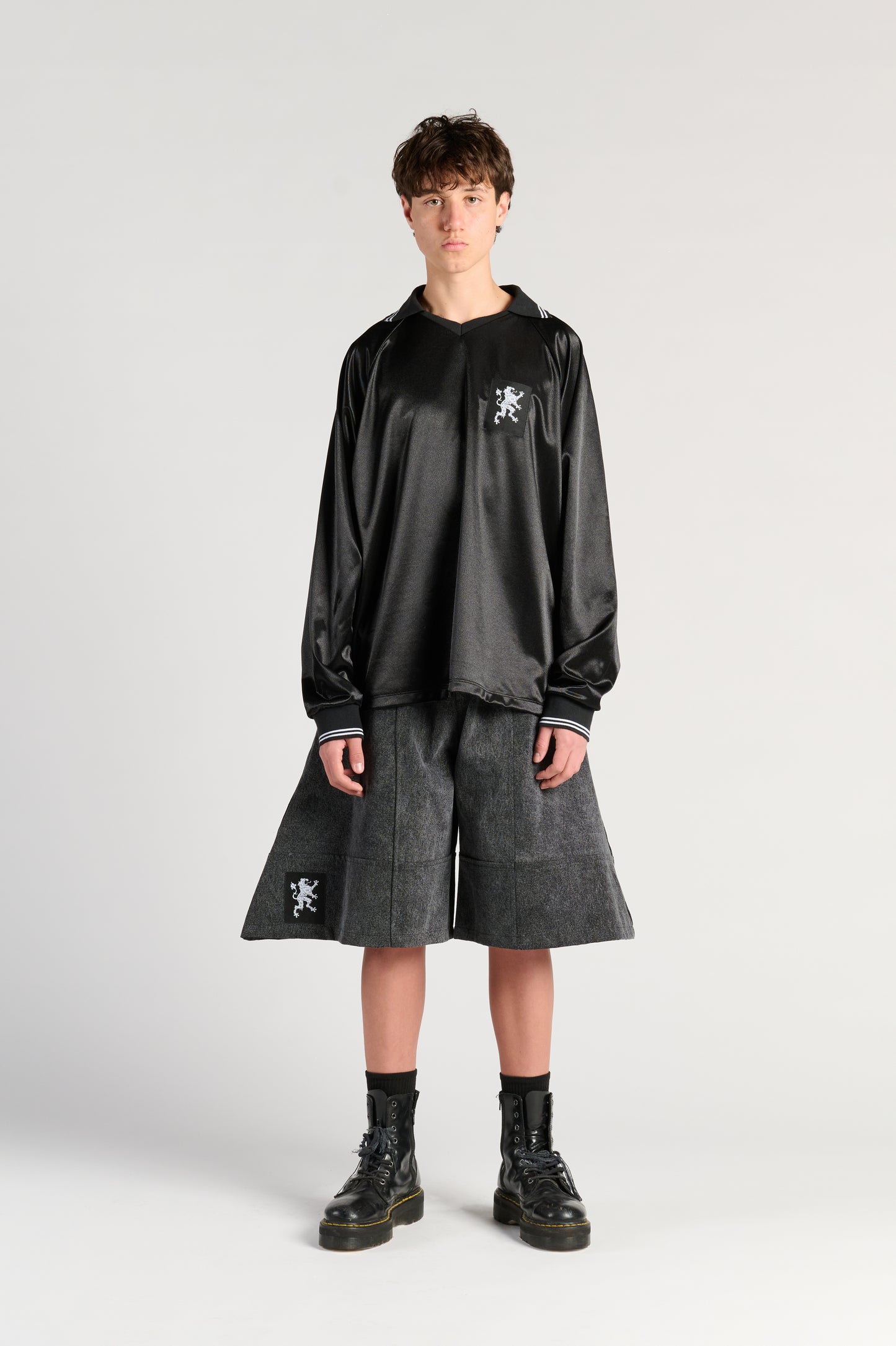 RETRO BLACK SOCCER JERSEY