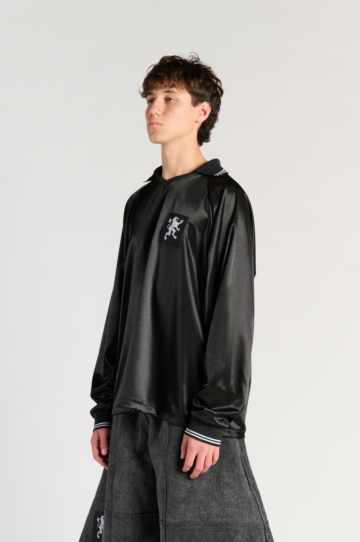 RETRO BLACK SOCCER JERSEY