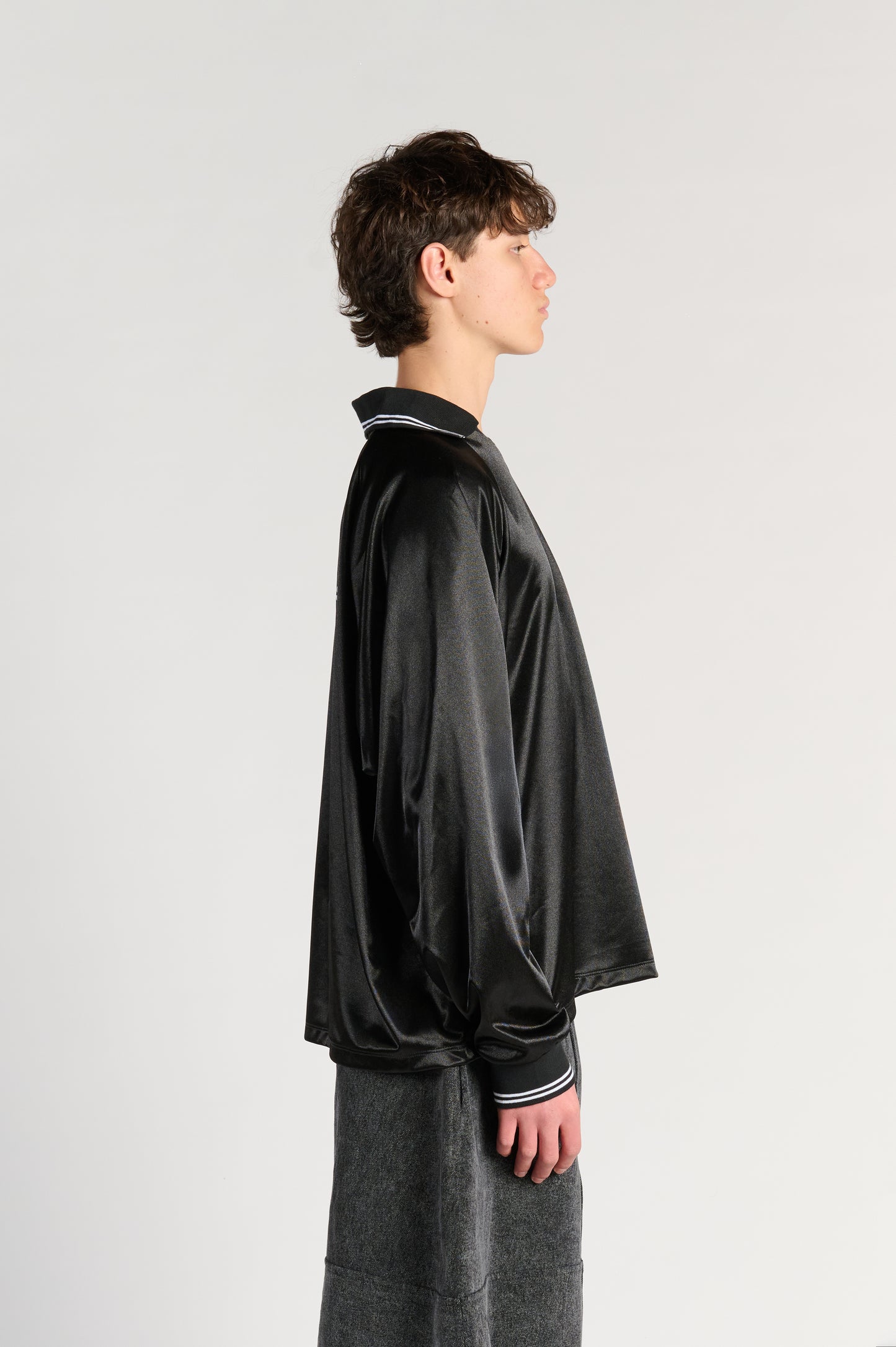 RETRO BLACK SOCCER JERSEY