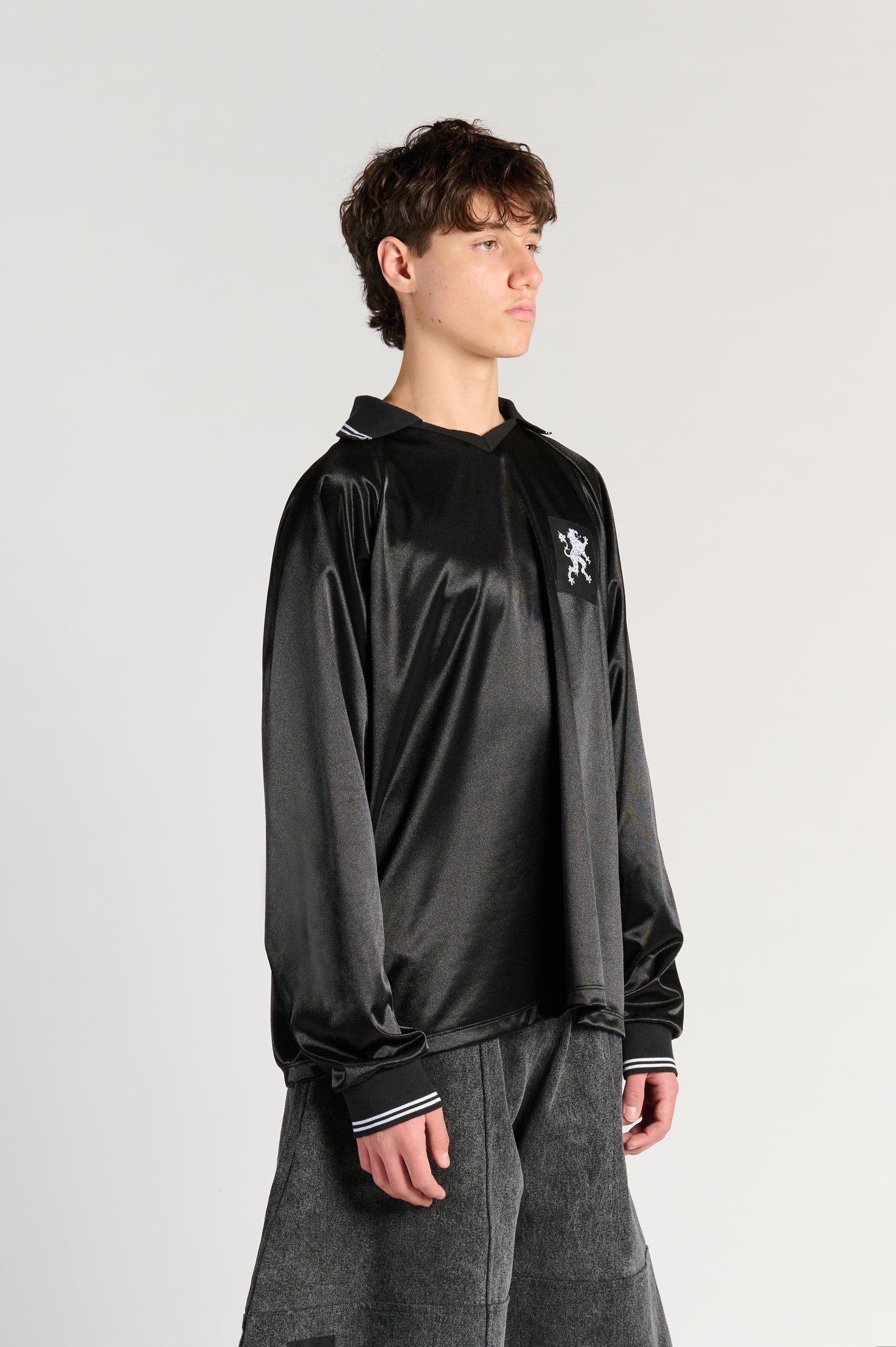 RETRO BLACK SOCCER JERSEY