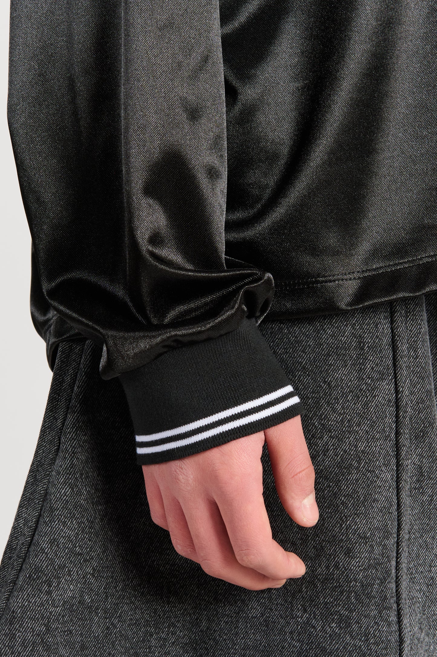 RETRO BLACK SOCCER JERSEY