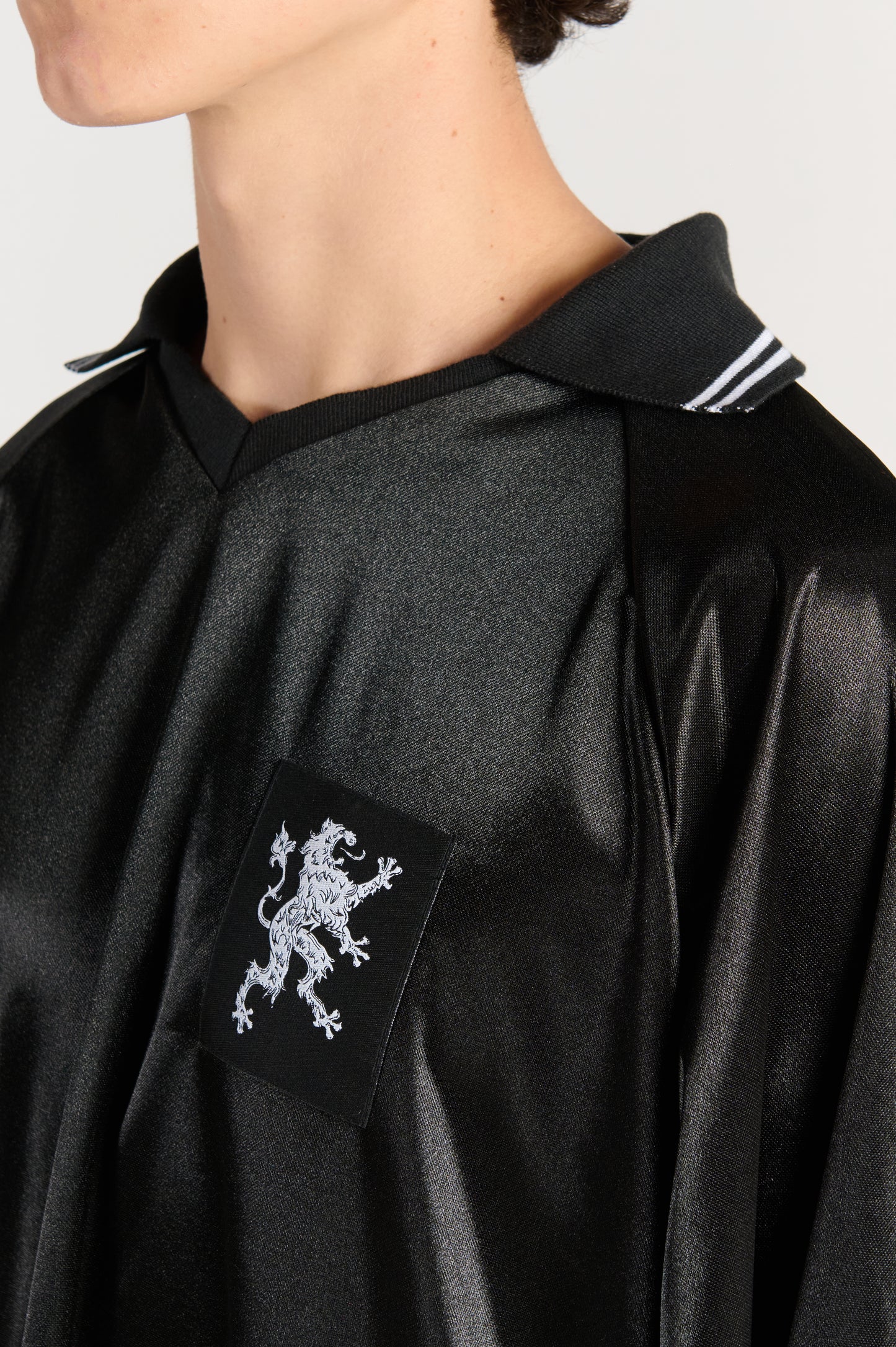 RETRO BLACK SOCCER JERSEY