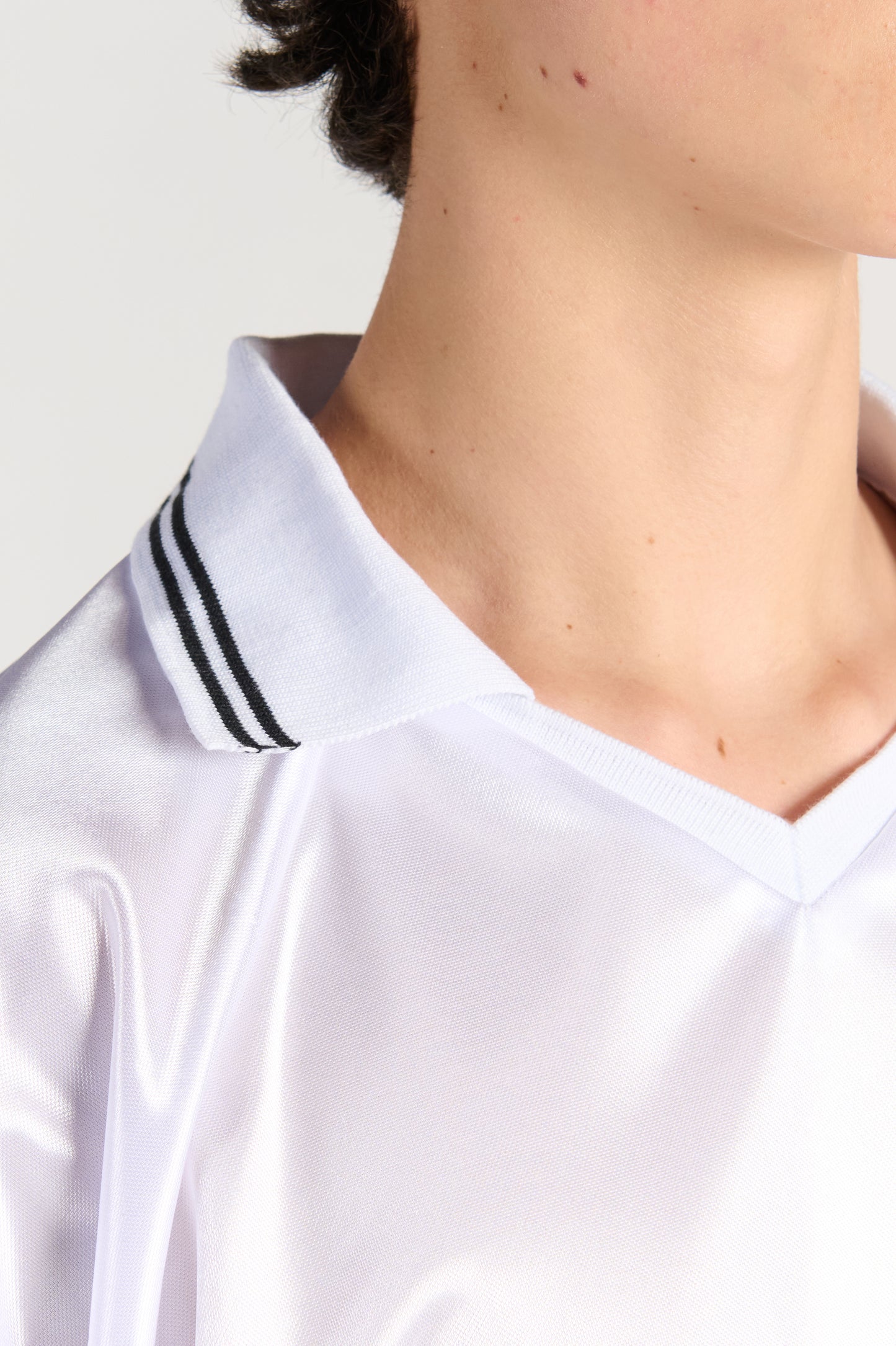 RETRO WHITE SOCCER JERSEY